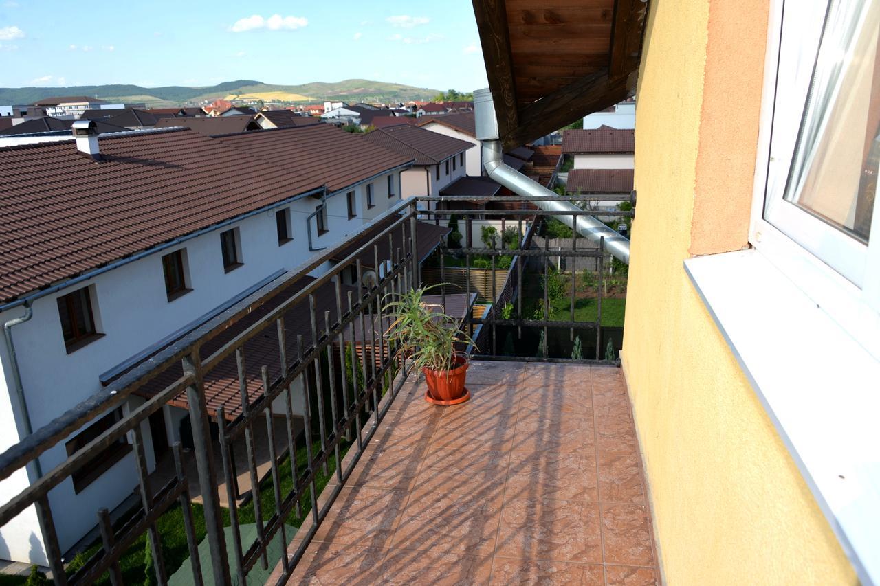 Apartament Rezidential - Alba Iuliaアパートメント エクステリア 写真